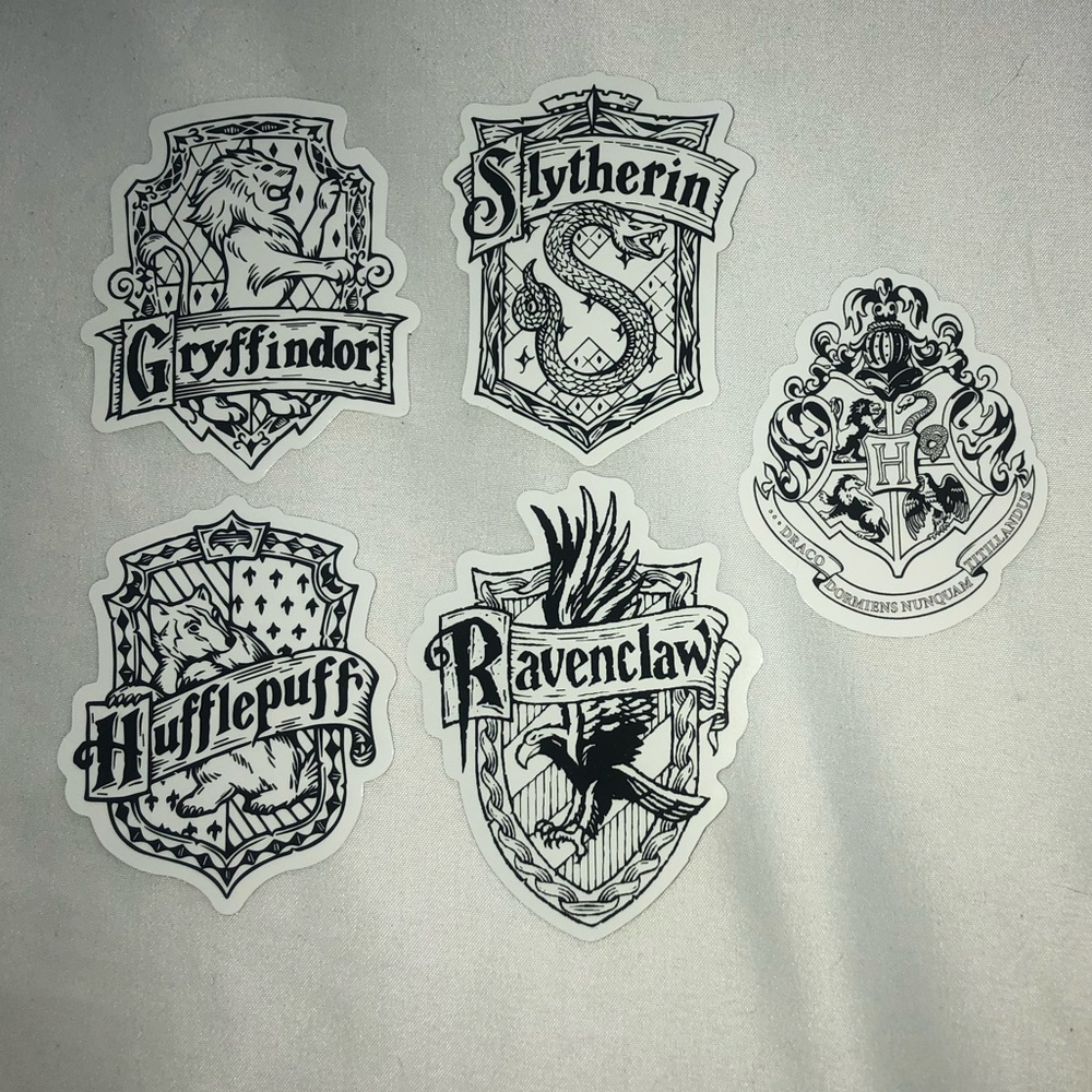 5 pc Harry Potter houses black & white